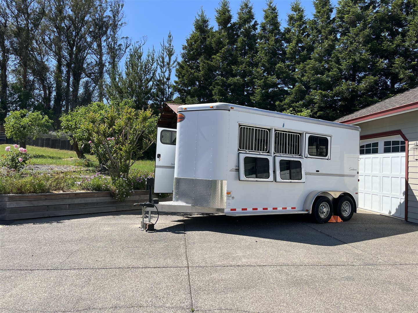 2013 Sundowner Trailers Sportman 3 Horse Triler – Used