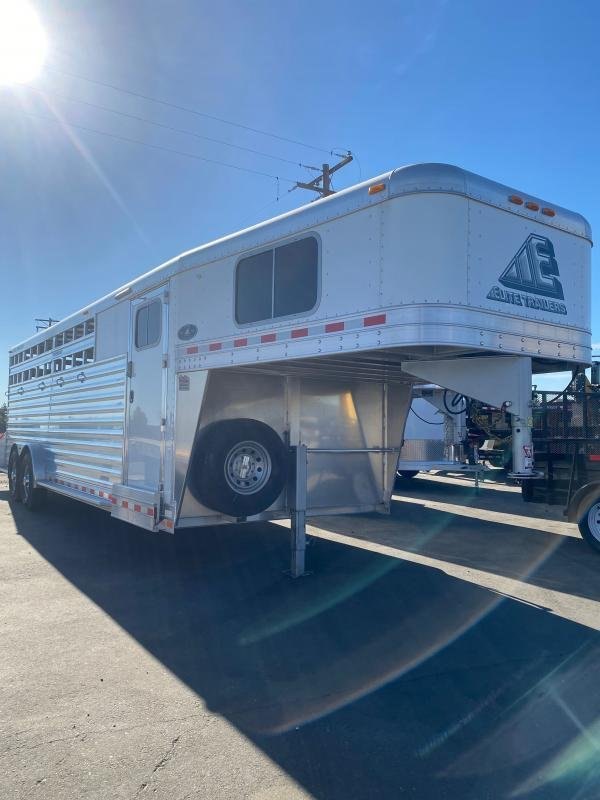 2021 Elite Trailers Slant Load 5 Horse Slant Load – Used