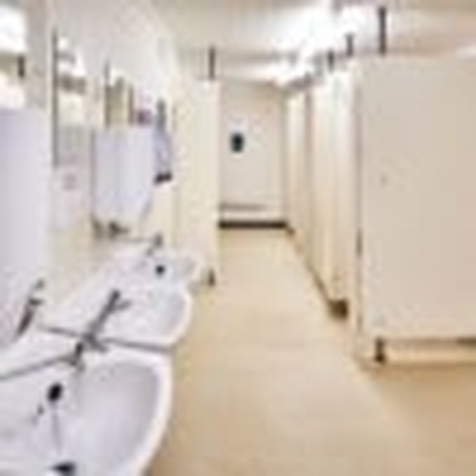 6+1 Steel Toilet Cabin – Used
